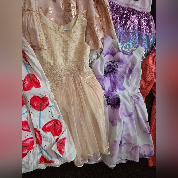 Assorted Girls' Dresses Collection - Picture 6 of 9
